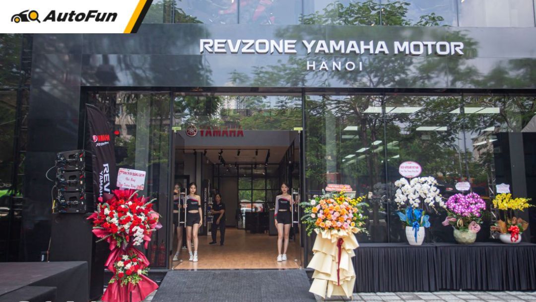 Những mẫu xe phân khối lớn được trung bày tại showroom Yamaha mới khai trương ở Hà Nội